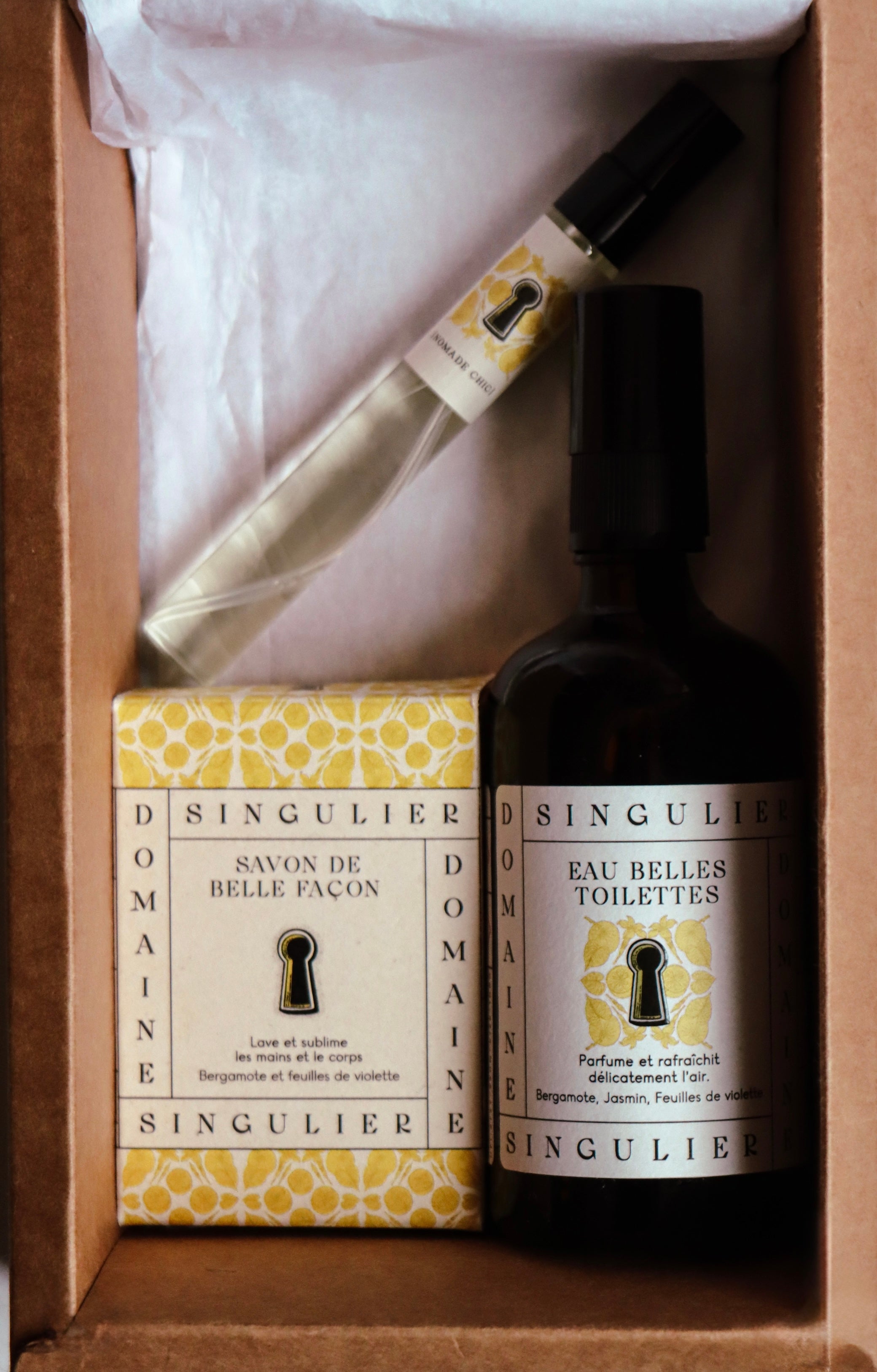 le coffret rituel bergamote avec le parfum d'intérieur naturel eau belles toilettes, le savon de belle façon et nomade chic Domaine Singulier