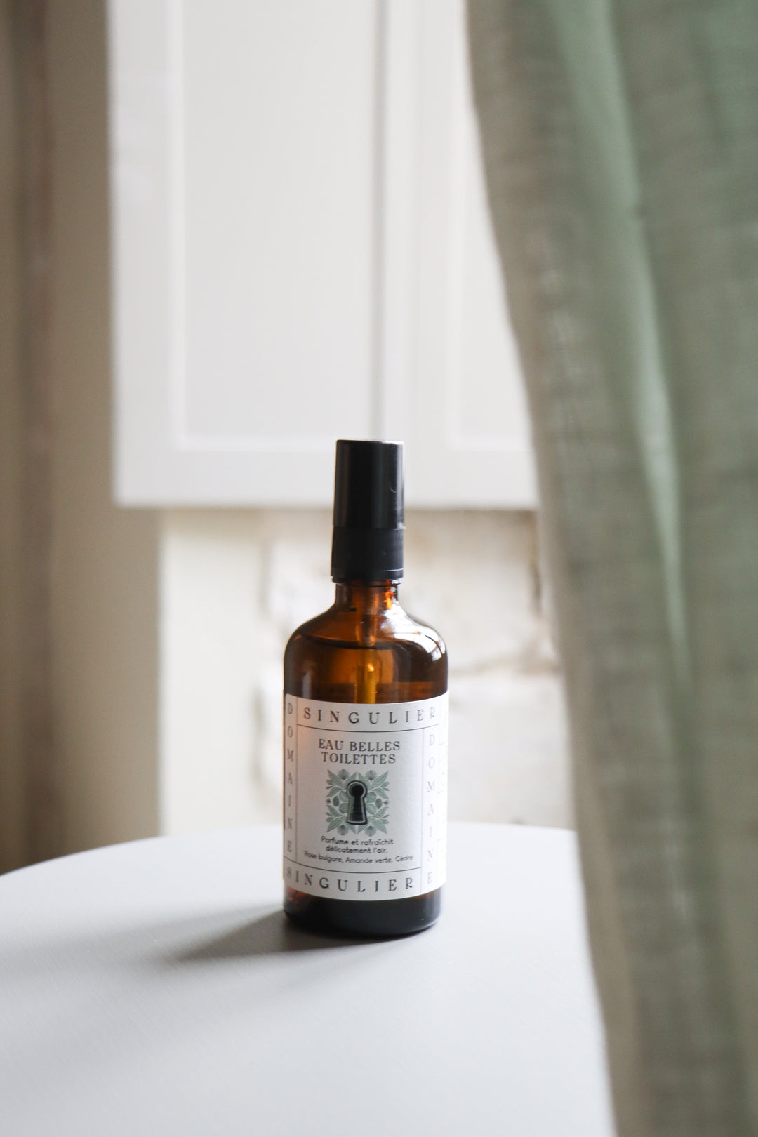 haute parfumerie naturelle pour la maison à l'amande verte eau belles toilettes domaine singulier