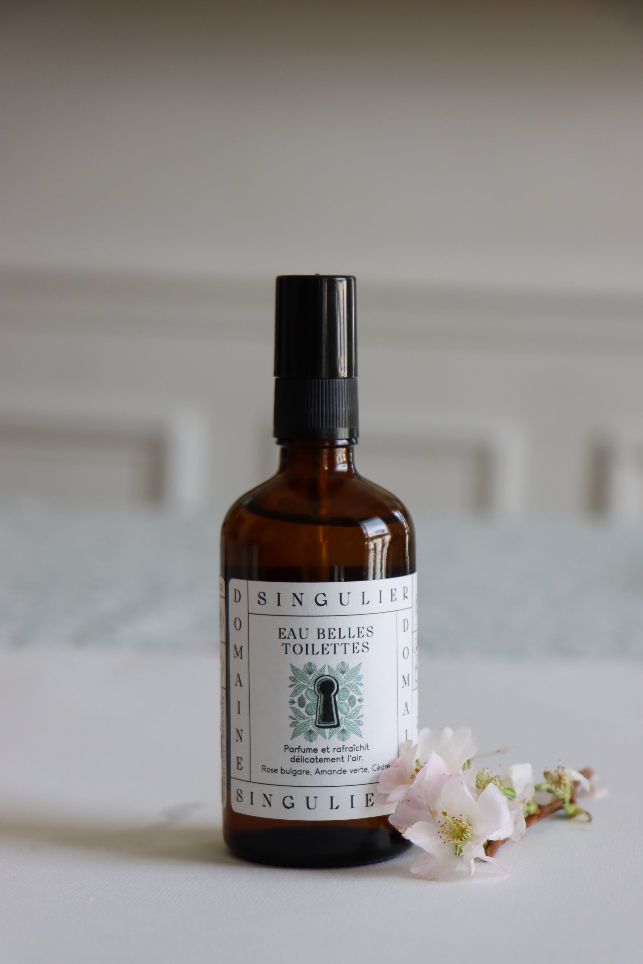 eau belles toilettes amande verte un accord parfumé de fleurs de ceriiser